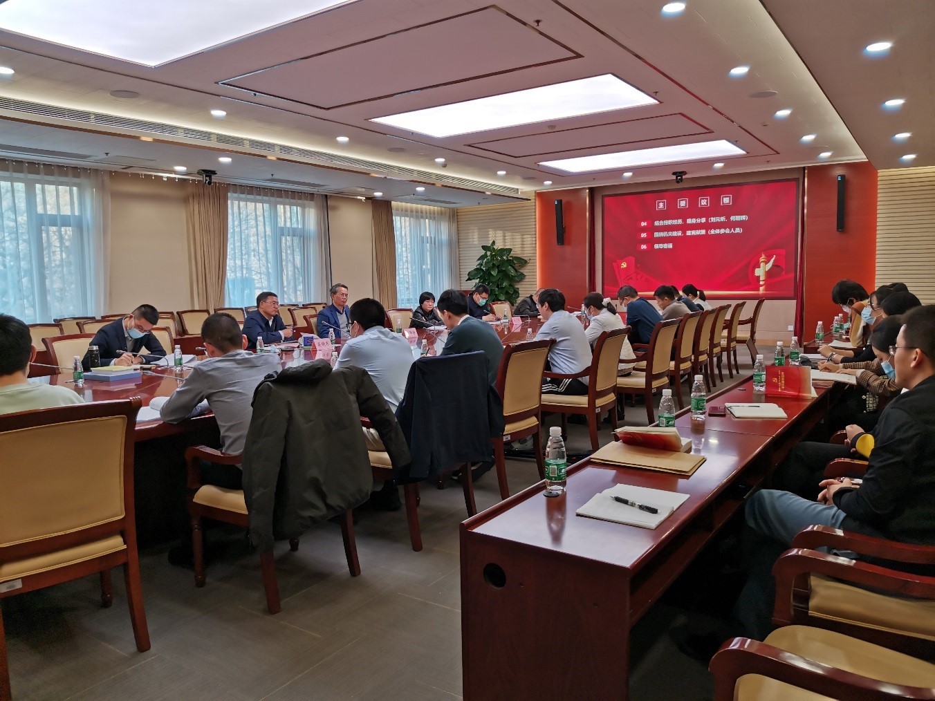 中国工程院青年理论学习小组开展党的十九届六中全会精神专题学习研讨.jpg