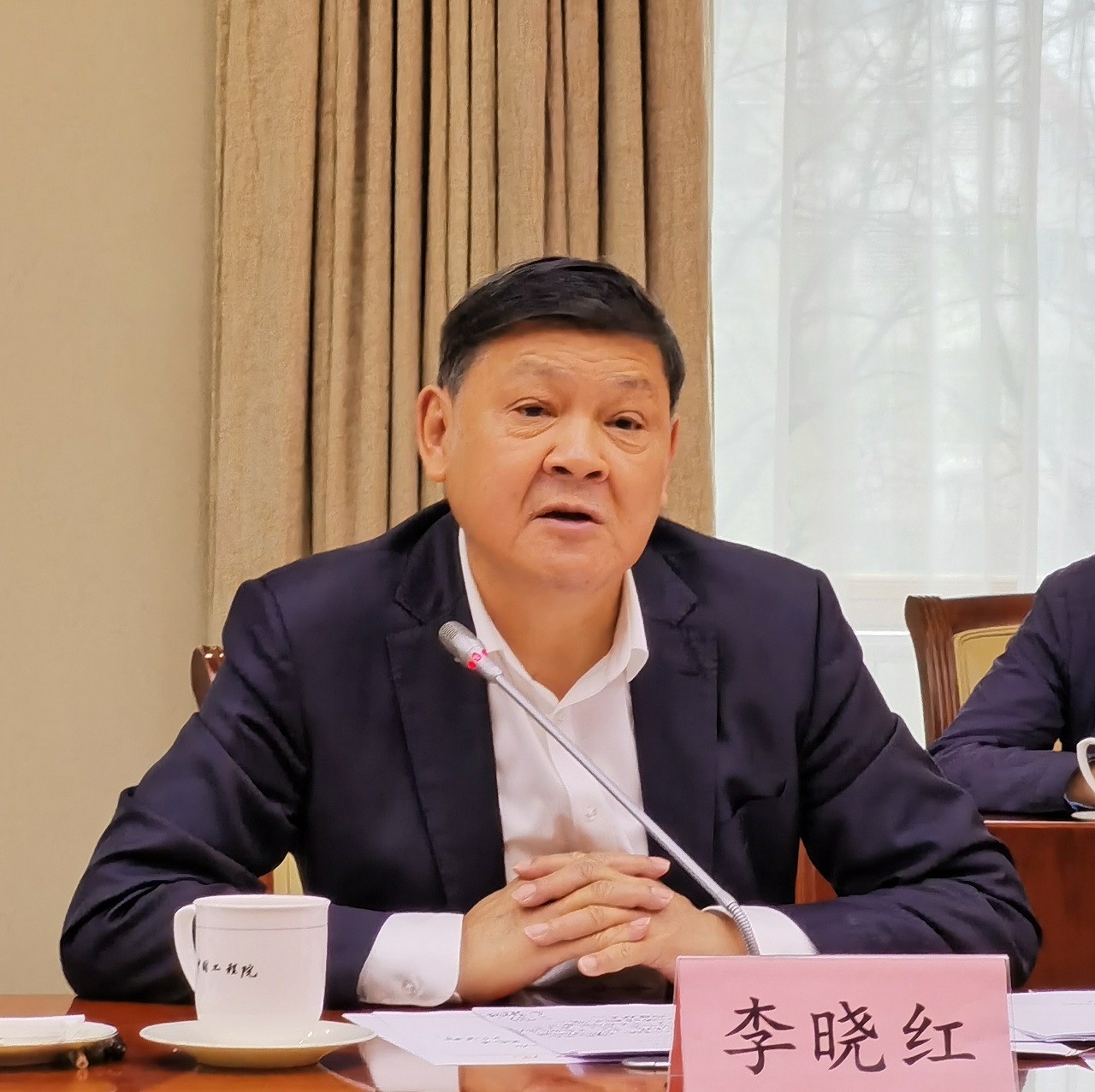 中国工程院与内蒙古自治区政府举行工作会谈
