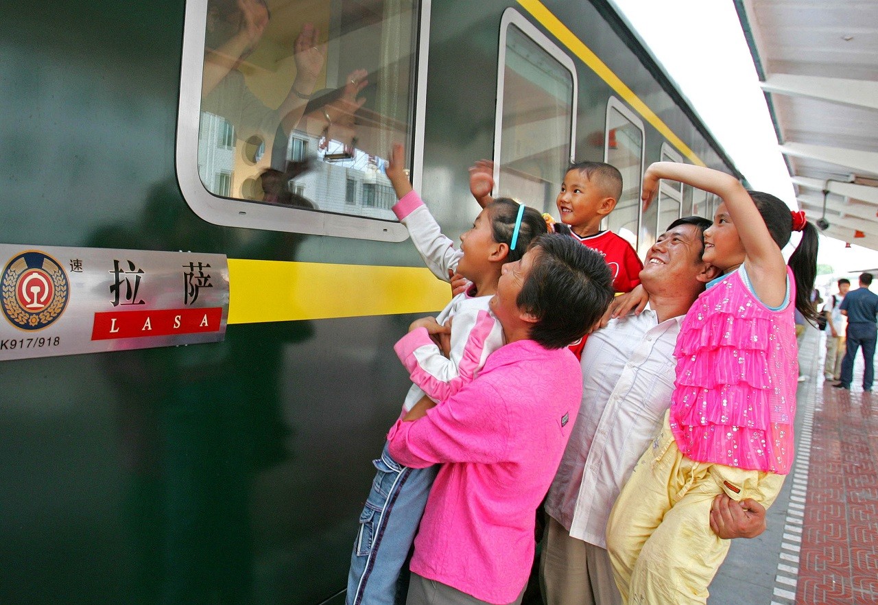 弘扬青藏铁路精神，为交通强国建设凝心聚力