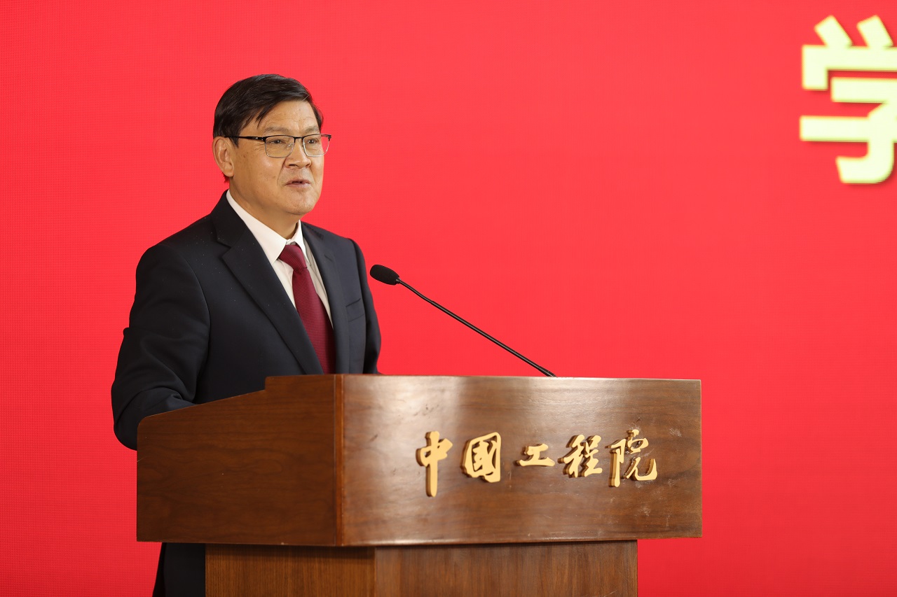 中國工程院舉行2023年當選院士學習教育暨頒證儀式，另外加兩張照片